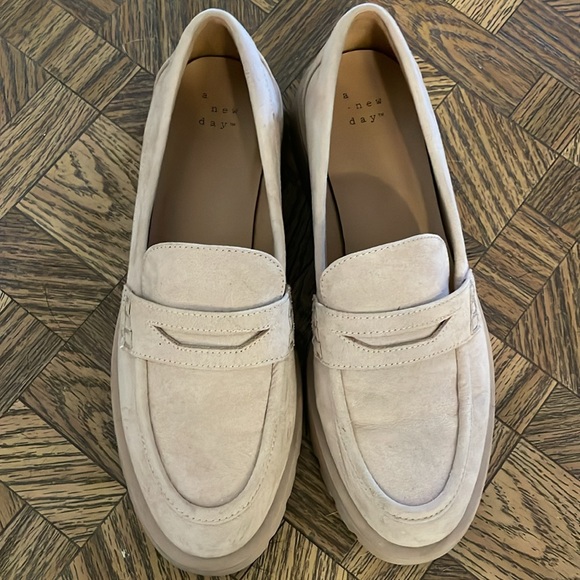 A new day loafers - Picture 2 of 4